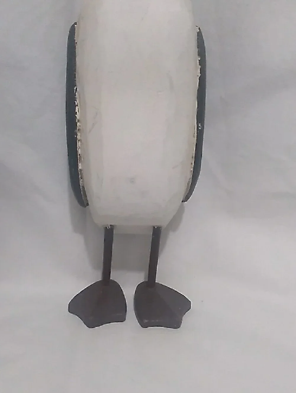 Vintage Folk Art Handcrafted Wooden Penguin Figurine Pair (B5)